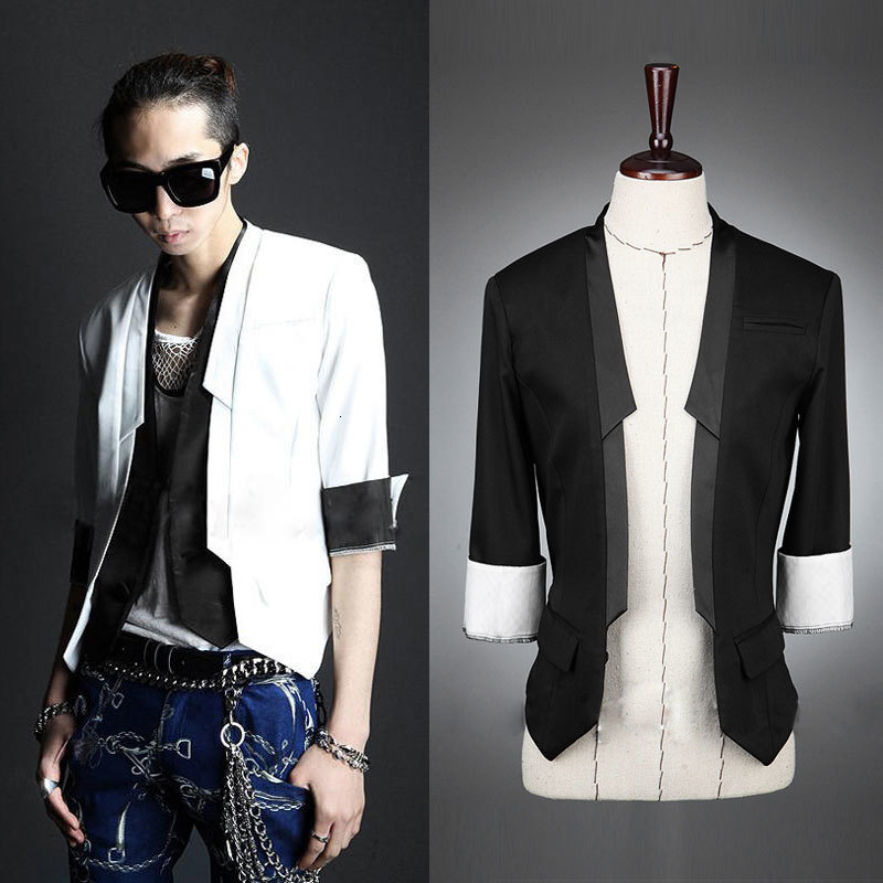 2021 Club Personality Thin Seven-point Suit Small Men's Korean Version of Trend Half Manga Hairstylist Coat New Men. KVCL, White
2021 Club Personality Thin Seven-point Suit Small Men's Korean Version of Trend Half Manga Hairstylist Coat New Men. KVCL, White