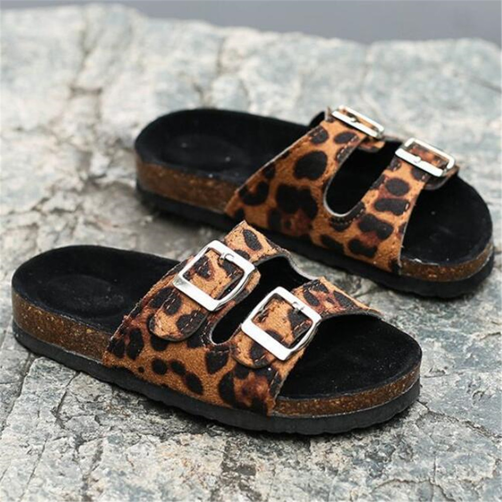 Exploding Style Sandals Will See Simple Fashion and Size Big Beach Anti-slip Bottom Women's Slippers Hynj, 666-02
Exploding Style Sandals Will See Simple Fashion and Size Big Beach Anti-slip Bottom Women's Slippers Hynj, 666-02