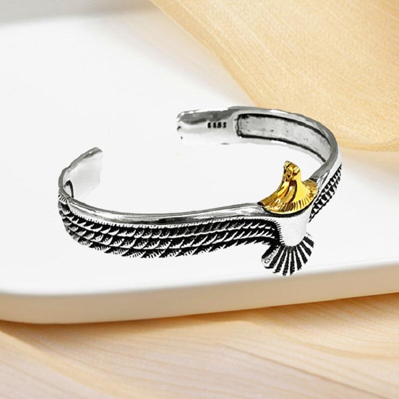 Bangle Retro Vintage Eagle Flying Feather Bangles Bracelet Women Men Opening Jewelry Viking Runes Amulet
Bangle Retro Vintage Eagle Flying Feather Bangles Bracelet Women Men Opening Jewelry Viking Runes Amulet