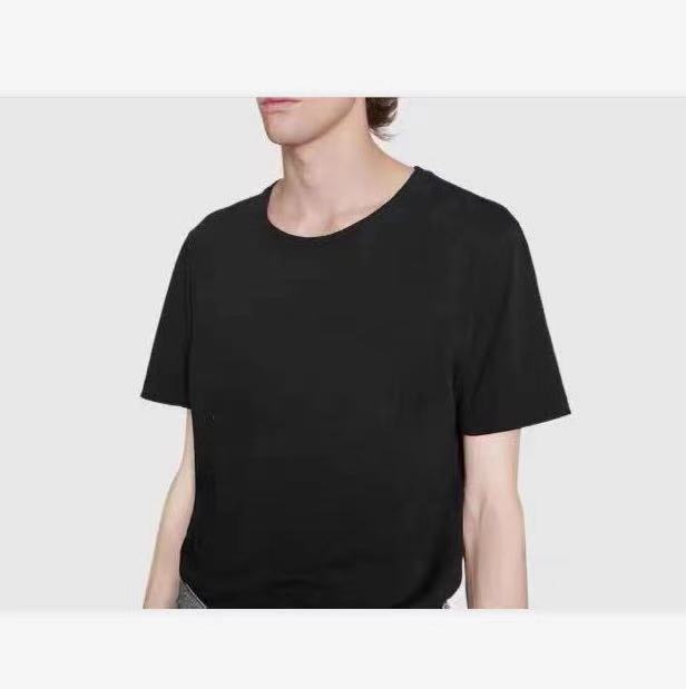 New fashion luxury men's printed T-shirt black fashion men's and women's high quality short sleeve T-shirt -4xl001, Bags are not sold separately
New fashion luxury men's printed T-shirt black fashion men's and women's high quality short sleeve T-shirt -4xl001, Bags are not sold separately