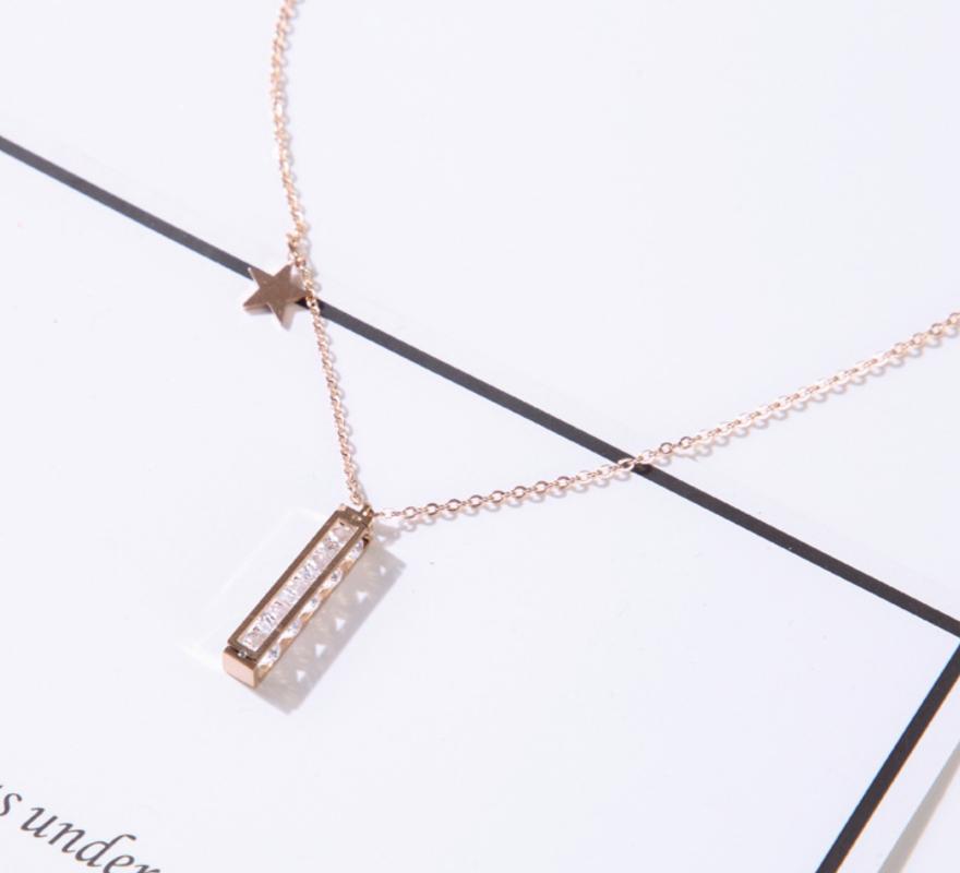 Chokers Fashion Crystal Zircon Pendant Necklaces For Women Tiny Star Rectangle Choker Korea Style Stainless Steel Necklaces1
Chokers Fashion Crystal Zircon Pendant Necklaces For Women Tiny Star Rectangle Choker Korea Style Stainless Steel Necklaces1