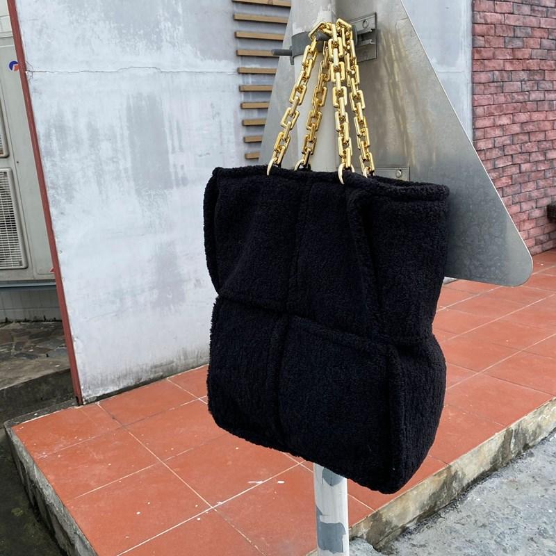 Women's Bag 2021 Autumn and Winter New Thick Chain Wool Woven Tote Bag Wild Single Shoulder Bags Large Capacity Casual Totes, Black
Women's Bag 2021 Autumn and Winter New Thick Chain Wool Woven Tote Bag Wild Single Shoulder Bags Large Capacity Casual Totes, Black