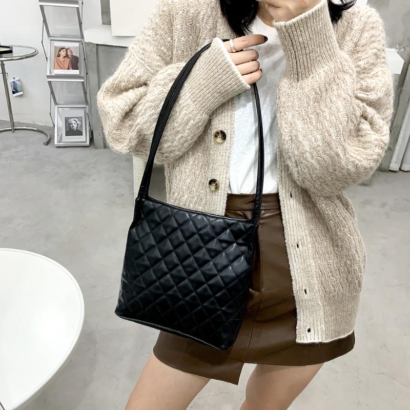 Women Bags 2021 Shoulder Bag Ladys Designer Retro Totes Bags Women Vintage Handbag Brand Design Lady Shoulder Crossbody Bag Pu, Black
Women Bags 2021 Shoulder Bag Ladys Designer Retro Totes Bags Women Vintage Handbag Brand Design Lady Shoulder Crossbody Bag Pu, Black