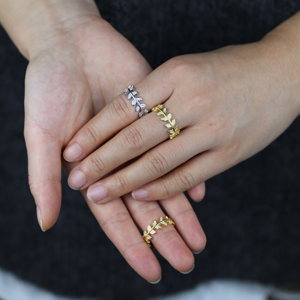 2024 High Quality Women Leaf Wedding Ring with Cz Paved Gold Silver Color Filigree Hollow Jewelry for Party Birthday Ring Jewelry