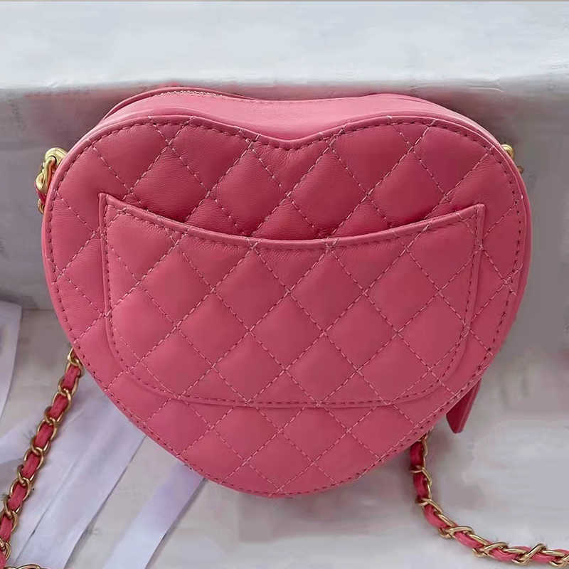 Design, retro, losango, love form, great capacity, genuine leather, shoulder bag, new feminine style, fashion, versatile, multifunctional,, Black
Design, retro, losango, love form, great capacity, genuine leather, shoulder bag, new feminine style, fashion, versatile, multifunctional,, Black