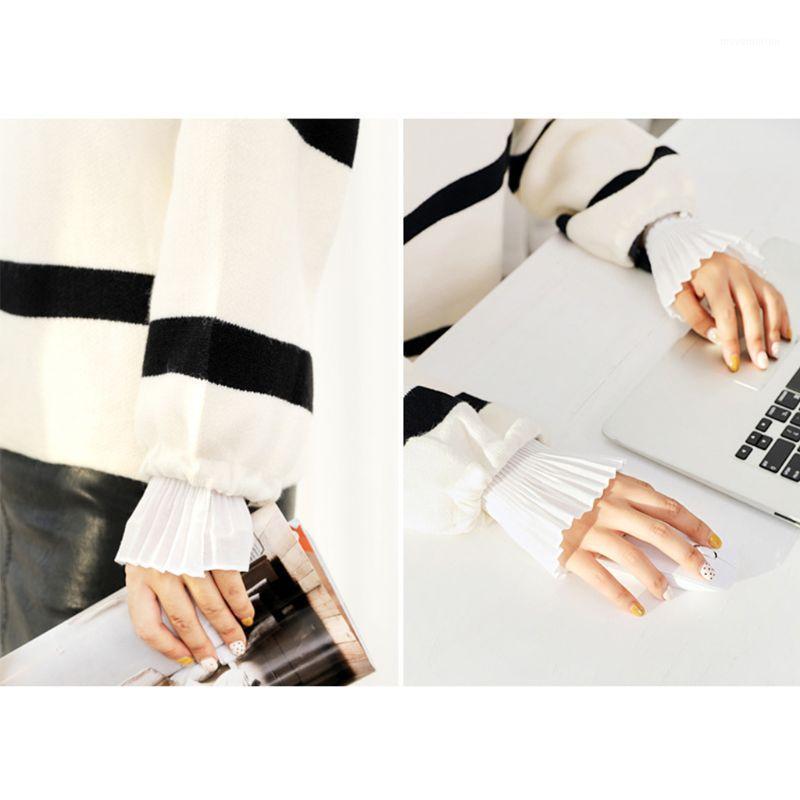 2Pcs/Pair 4 Styles Women Girls Fake Flare Sleeves Floral Lace Pleated Ruched False Cuffs Sweater Blouse Apparel Wrist Warmers1
2Pcs/Pair 4 Styles Women Girls Fake Flare Sleeves Floral Lace Pleated Ruched False Cuffs Sweater Blouse Apparel Wrist Warmers1