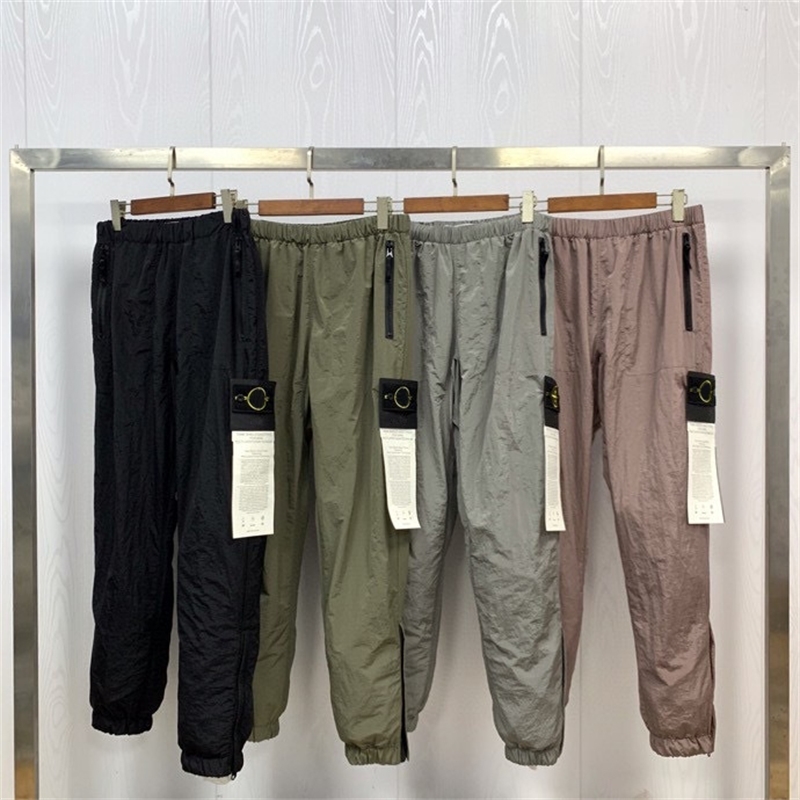 Ss Best Quality 1:1 Metal Texture Men Compass Patched Pants Joggers Hiphop Men Casual Jogger Pants Technology Trousers Y201123, Black
Ss Best Quality 1:1 Metal Texture Men Compass Patched Pants Joggers Hiphop Men Casual Jogger Pants Technology Trousers Y201123, Black