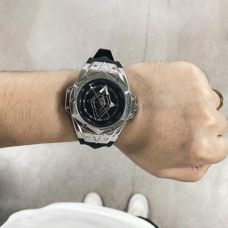 Wristwatches BAOGELA Luxury Top Brand Quartz Watches Men Leather Strap Military Sports Wristwatch Man Waterproof Watch Relogios Masculino, 330 black
Wristwatches BAOGELA Luxury Top Brand Quartz Watches Men Leather Strap Military Sports Wristwatch Man Waterproof Watch Relogios Masculino, 330 black