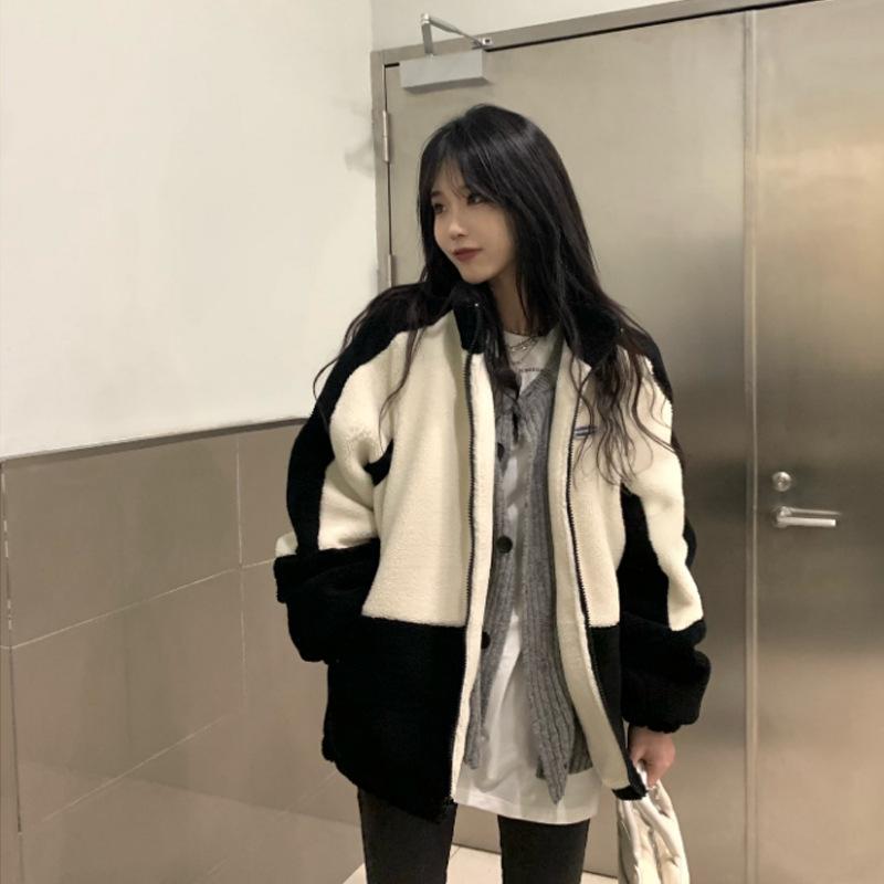 Faux Fur Coat Patchwork Faux Lamb Fur Jacket Warm Thick Fashion Loose Plush Ladies Coat Winter Women New 2021 Teddy Jacket, Black
Faux Fur Coat Patchwork Faux Lamb Fur Jacket Warm Thick Fashion Loose Plush Ladies Coat Winter Women New 2021 Teddy Jacket, Black
