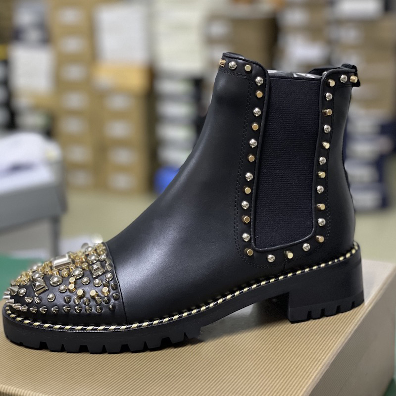 Luxury Red Bottom Ankle Boots Women Chasse a Clou With Spikes And Studs Booties Flat Leather Winter Outdoor Designer Ankle Boots 270, Black
Luxury Red Bottom Ankle Boots Women Chasse a Clou With Spikes And Studs Booties Flat Leather Winter Outdoor Designer Ankle Boots 270, Black