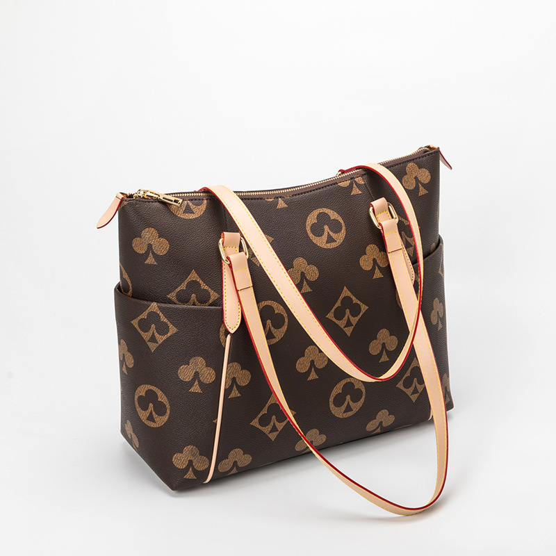 Made in China tote bag female #689 European and American fashion large-capacity single shoulder ladies all-match printing brand shopping bags, Black big poker pattern
Made in China tote bag female #689 European and American fashion large-capacity single shoulder ladies all-match printing brand shopping bags, Black big poker pattern