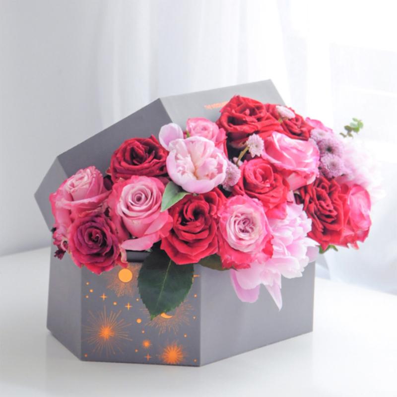 One Piece Hexagon Flower Bouquet Box Starry Sky Pattern Gift Packing Box Florist Package Supply Material Wedding Decoration
One Piece Hexagon Flower Bouquet Box Starry Sky Pattern Gift Packing Box Florist Package Supply Material Wedding Decoration