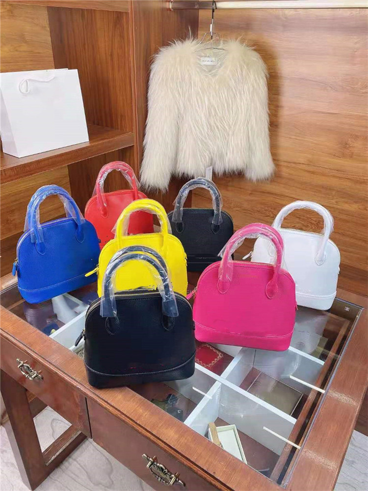 Designer- women leather designers shoulder retro female bag crossbody bags womens bags handbags purses designers bag, Red
Designer- women leather designers shoulder retro female bag crossbody bags womens bags handbags purses designers bag, Red