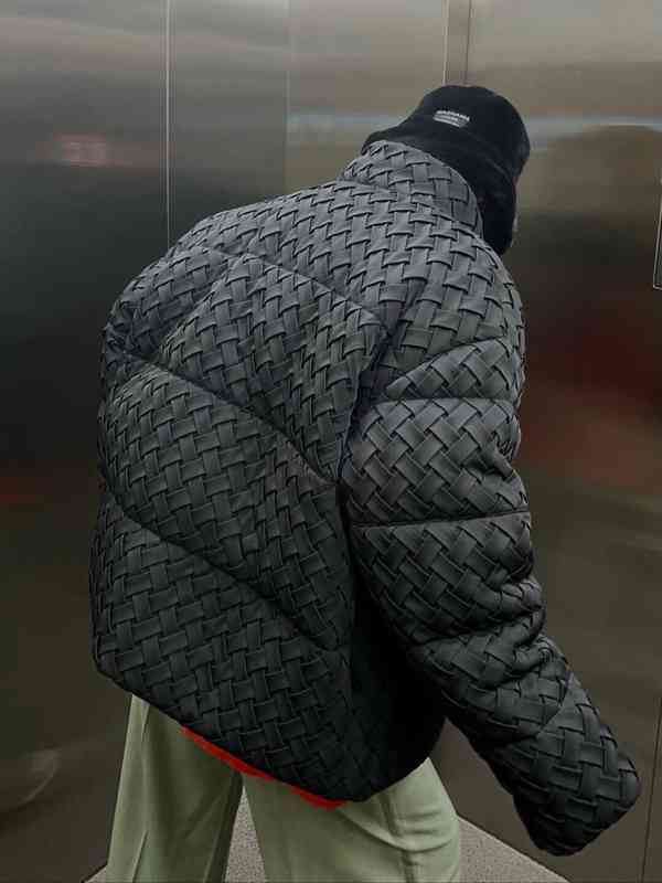 Hot selling trendy brand 21 Autumn Winter Bv New Knitting Style Is Personalized and Has a Special Sense of Design. Thickened Loose Down Jacket men and women, Black
Hot selling trendy brand 21 Autumn Winter Bv New Knitting Style Is Personalized and Has a Special Sense of Design. Thickened Loose Down Jacket men and women, Black