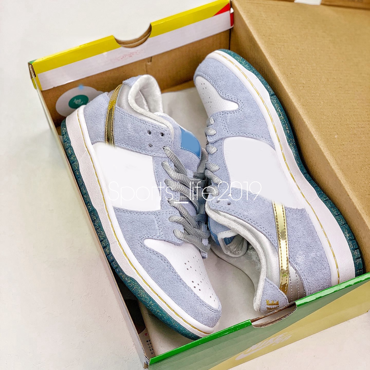 2020 Pre-sale Sean Cliver Dunks Low Mens Running Shoes Golden Silver Satin Lace Grey Womens Dunk Skate Sports Sneakers With Box
2020 Pre-sale Sean Cliver Dunks Low Mens Running Shoes Golden Silver Satin Lace Grey Womens Dunk Skate Sports Sneakers With Box