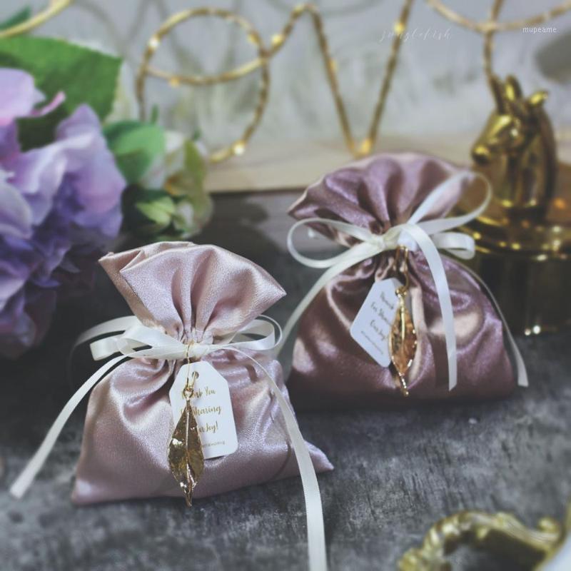 custom chocolate container Jewelry Packing Velvet Pouches Wediing Party Table Centerpieces Can Be Customized 12*14cm Candy Bags1
custom chocolate container Jewelry Packing Velvet Pouches Wediing Party Table Centerpieces Can Be Customized 12*14cm Candy Bags1