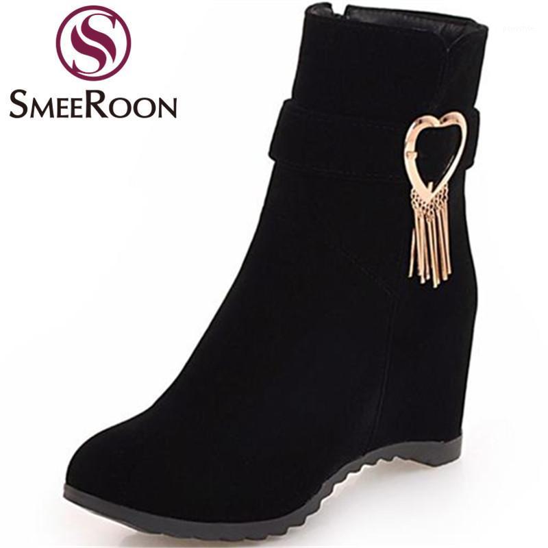 Smeeroon new metal decoration ankle boots comfortable warm winter boots round toe height increasing party shoes woman1, Black
Smeeroon new metal decoration ankle boots comfortable warm winter boots round toe height increasing party shoes woman1, Black