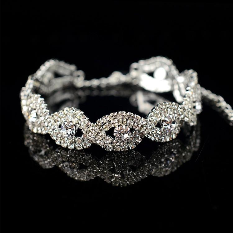 Luxurious Elegant Crystal Pearl Bracelet Silver Color Rhinestone Charm Bracelets for Women Fashion Jewelry 2020 New Girl Gift
Luxurious Elegant Crystal Pearl Bracelet Silver Color Rhinestone Charm Bracelets for Women Fashion Jewelry 2020 New Girl Gift