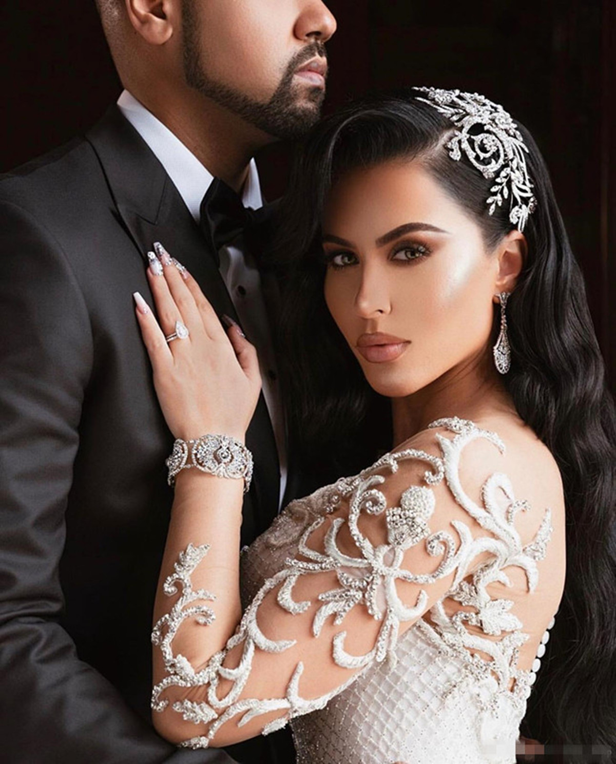 Luxury Arabic Mermaid Wedding Dresses Long Sleeve Lace Wedding Gowns Sheer Illusion Custom Made Bridal Dress
