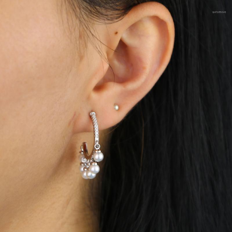 2020 classic fashion women fresh sea pearl earrings water pearl beaded Floating charm luxury hoop earring1
2020 classic fashion women fresh sea pearl earrings water pearl beaded Floating charm luxury hoop earring1