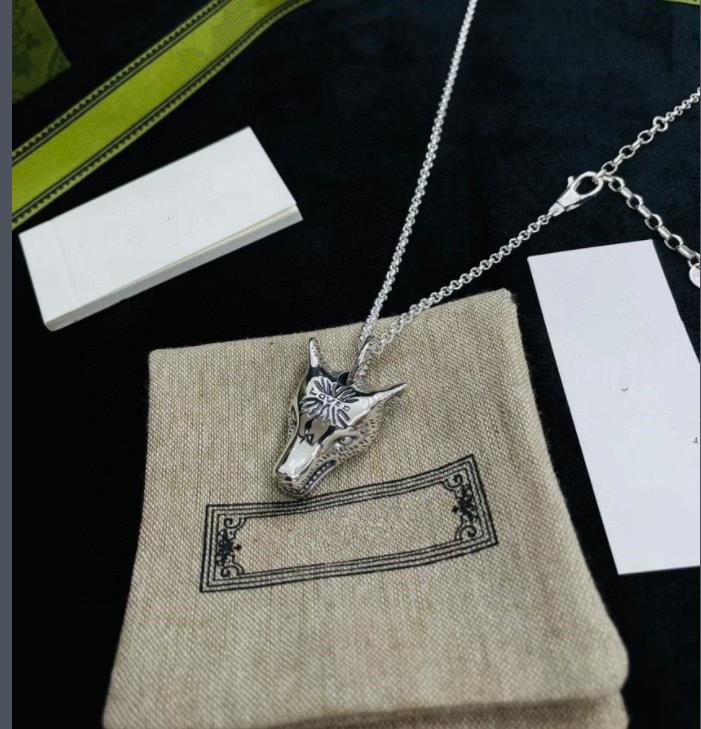 Luxury Wolf Head Pendant Necklaces for Women 2022 New Designer Copper Silver LOVED Animal Wolfs Chain Necklace Jewelry High Quality
Luxury Wolf Head Pendant Necklaces for Women 2022 New Designer Copper Silver LOVED Animal Wolfs Chain Necklace Jewelry High Quality