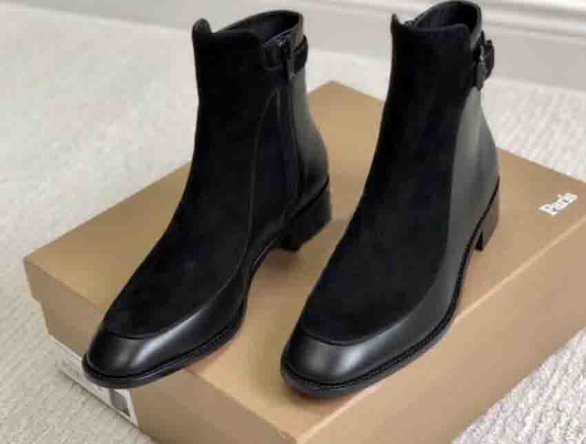 20S High Quality Red Soles Shoes,Elegant Woman Ankle Boots,Black Suede Leather Lady Red Bottom Boot Women Chunky Heels Winter Fashion Bootie, Pictures show
20S High Quality Red Soles Shoes,Elegant Woman Ankle Boots,Black Suede Leather Lady Red Bottom Boot Women Chunky Heels Winter Fashion Bootie, Pictures show