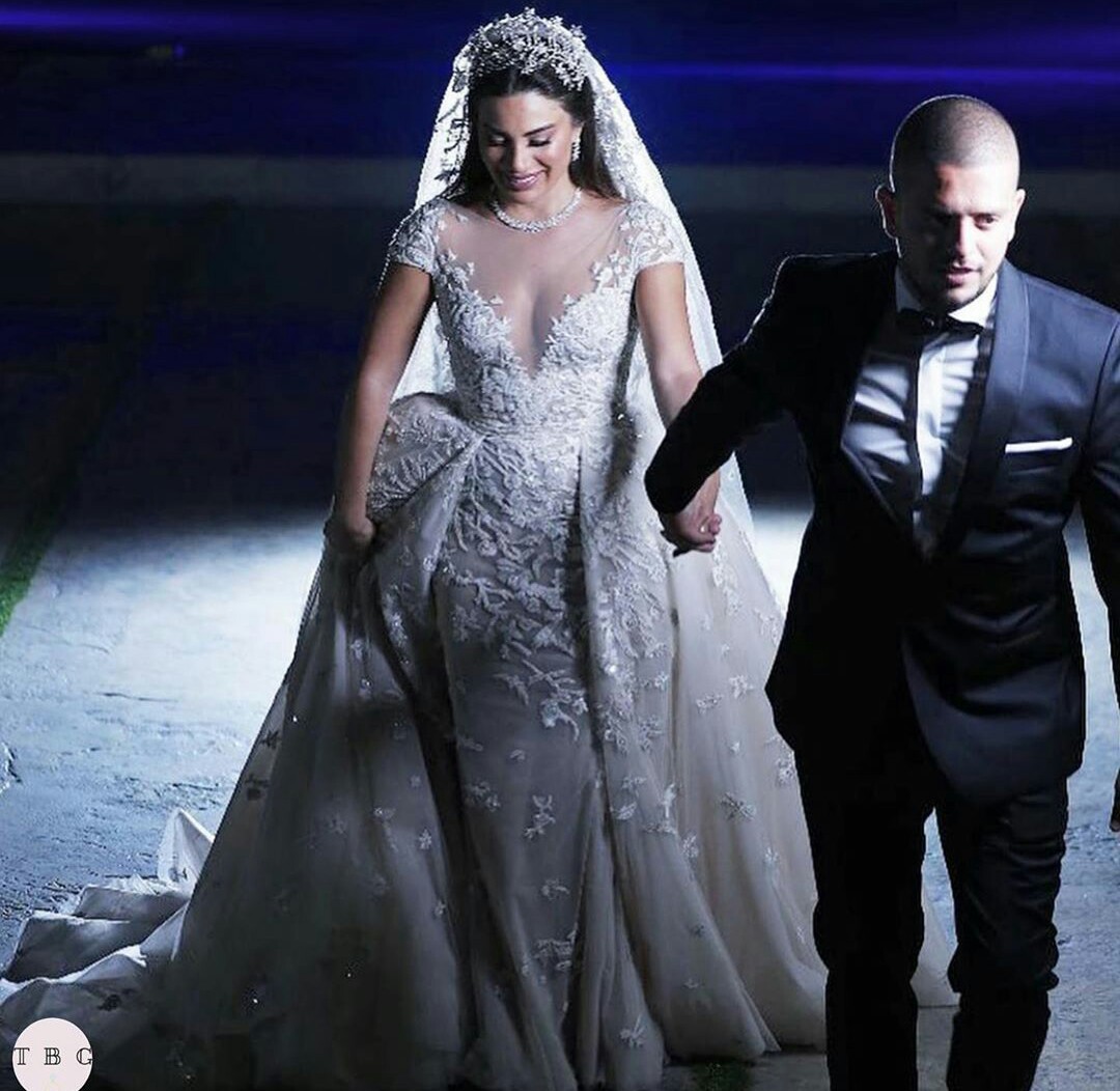 Elegant A Line Wedding Dresses with Detachable Train Sheer Jewel Neck Short Sleeve Bridal Gowns Illusion Appliques Wedding robes de mariée