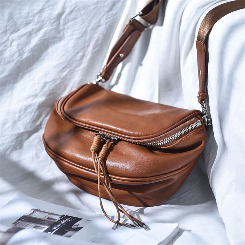 Retro simple women's genuine leather top layer cowhide shoulder bag wide shoulder strap crossbody women's bag, Black
Retro simple women's genuine leather top layer cowhide shoulder bag wide shoulder strap crossbody women's bag, Black