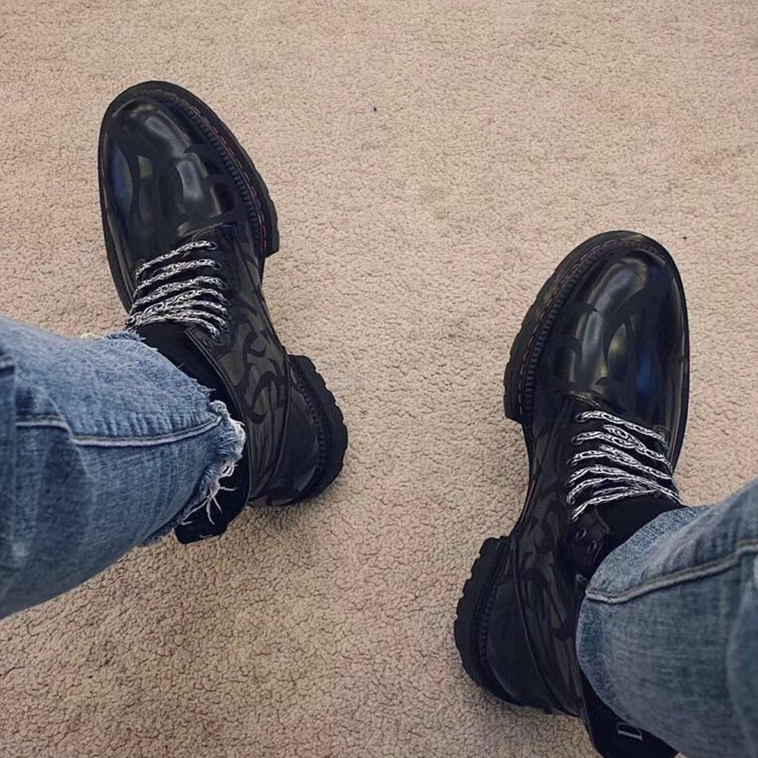 Men Ankle Boot Martin Boots Calfskin Trainers High Quality Black Patent Leather Shoes Fashion Outdoor Shoes,Luxury Top quality short cut
Men Ankle Boot Martin Boots Calfskin Trainers High Quality Black Patent Leather Shoes Fashion Outdoor Shoes,Luxury Top quality short cut