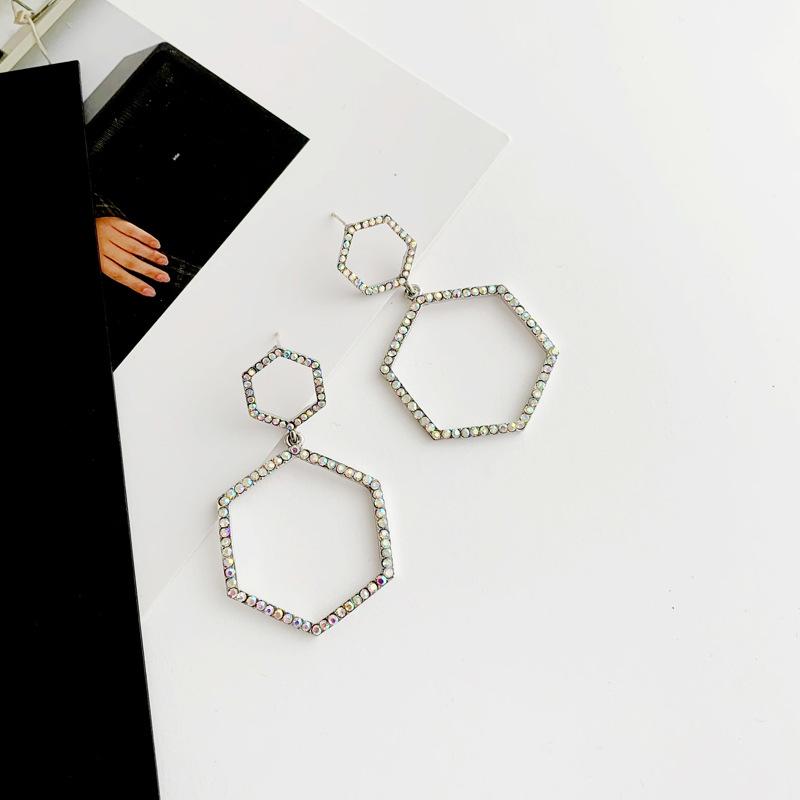 Orgin Summer Delicate Winter Circle Plush Tassel Earrings for Women Unique Design Pearl Dangle Earrings Everyday Jewelry Hot
Orgin Summer Delicate Winter Circle Plush Tassel Earrings for Women Unique Design Pearl Dangle Earrings Everyday Jewelry Hot