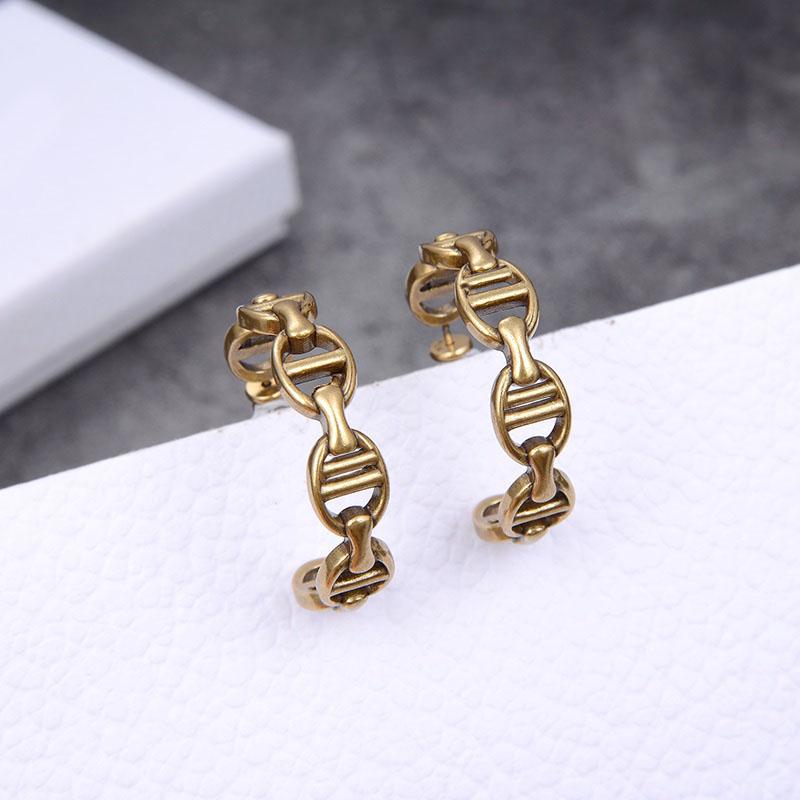 Hoop & Huggie Fashion Luxury Earrings Simple High Quality Golden Designer Brand Round Women's Wedding Jewelry
Hoop & Huggie Fashion Luxury Earrings Simple High Quality Golden Designer Brand Round Women's Wedding Jewelry