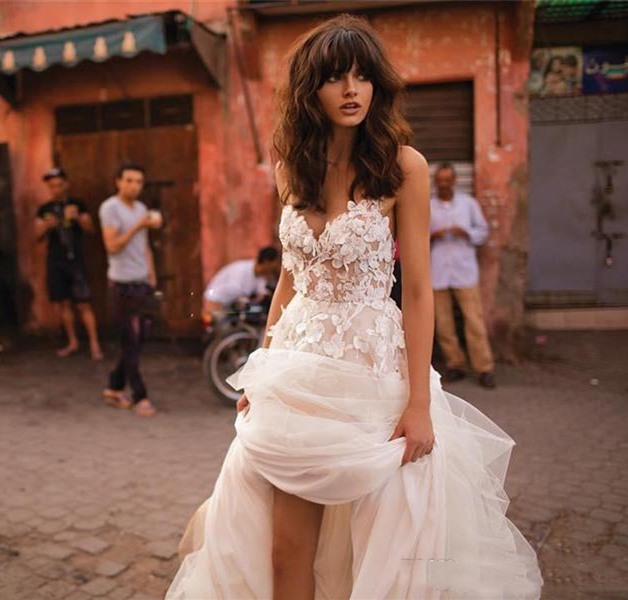 Liz Martinez Long Boho Beach Wedding Dresses 3D Floral Lace Appliqued Spaghetti Straps Sexy Backless Plus Size Tulle Country Bridal Gowns