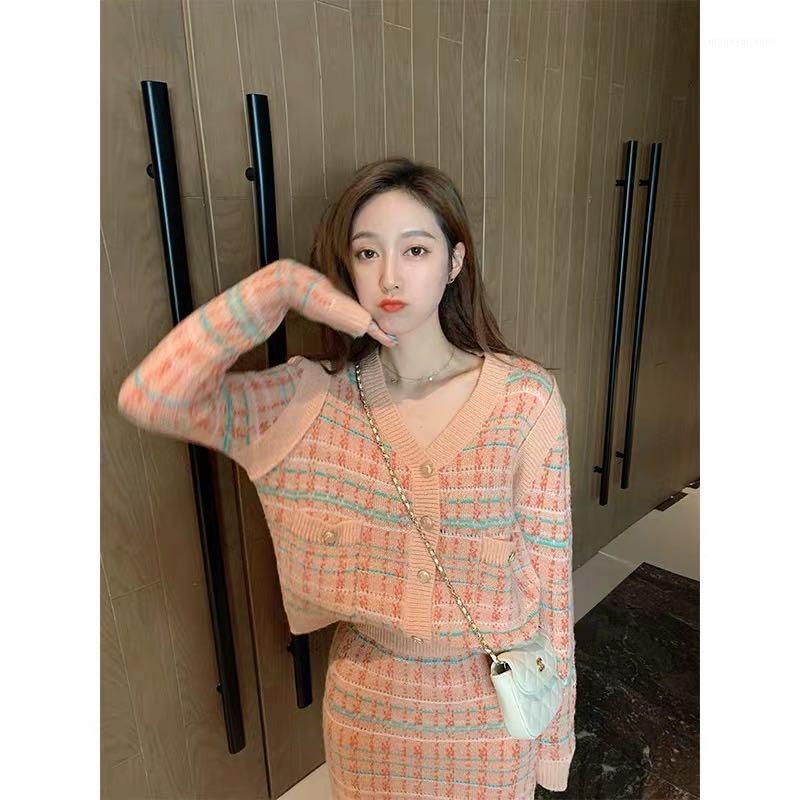 Fashion Women' Suit 2021 Autumn New Knit Set Slim-fit Gentle Cardigan + Skirt Xiaoxiang Two-piece Set1, Suit the orange
Fashion Women' Suit 2021 Autumn New Knit Set Slim-fit Gentle Cardigan + Skirt Xiaoxiang Two-piece Set1, Suit the orange
