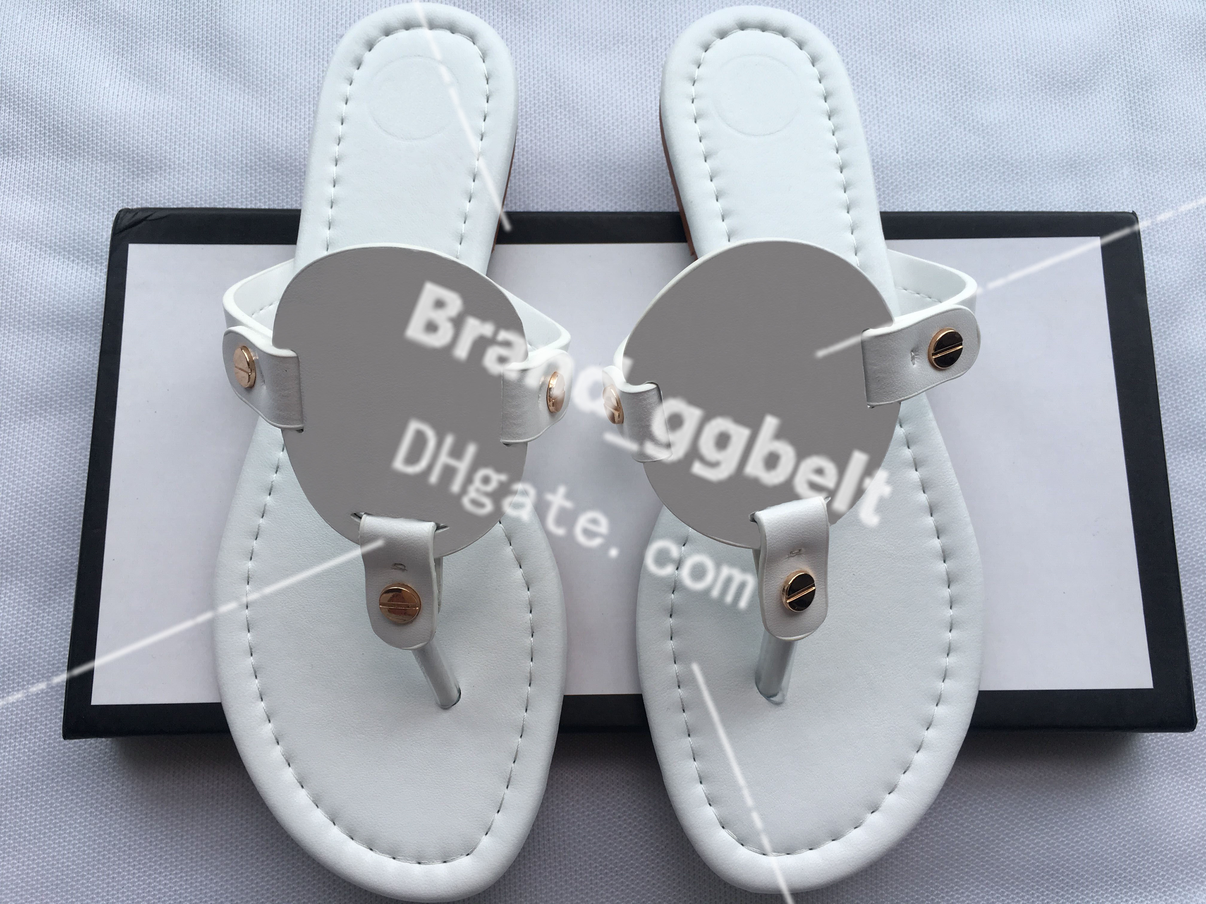 2022 High quality designer 20 color hollow out flip flops suitable for wearing rubber sandals, wear - resistant slippers in summer indoo det WITH BOX
2022 High quality designer 20 color hollow out flip flops suitable for wearing rubber sandals, wear - resistant slippers in summer indoo det WITH BOX