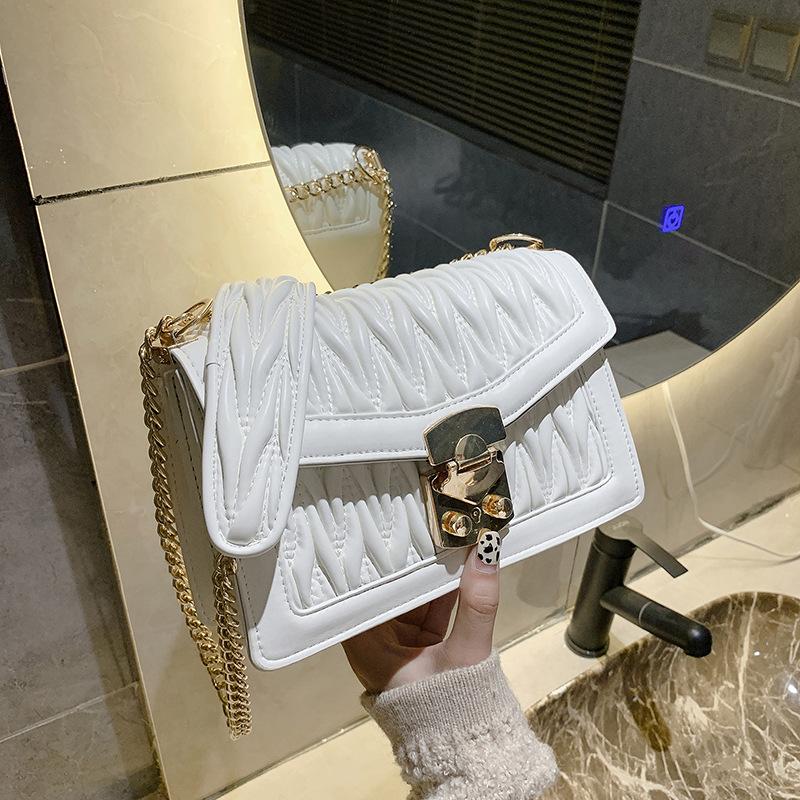 Luxury Black Folds Pu Leather Chain Crossbody Shoulder Bag for Women Casual Travel Messenger Bag High Quality Ladie Handbag
Luxury Black Folds Pu Leather Chain Crossbody Shoulder Bag for Women Casual Travel Messenger Bag High Quality Ladie Handbag
