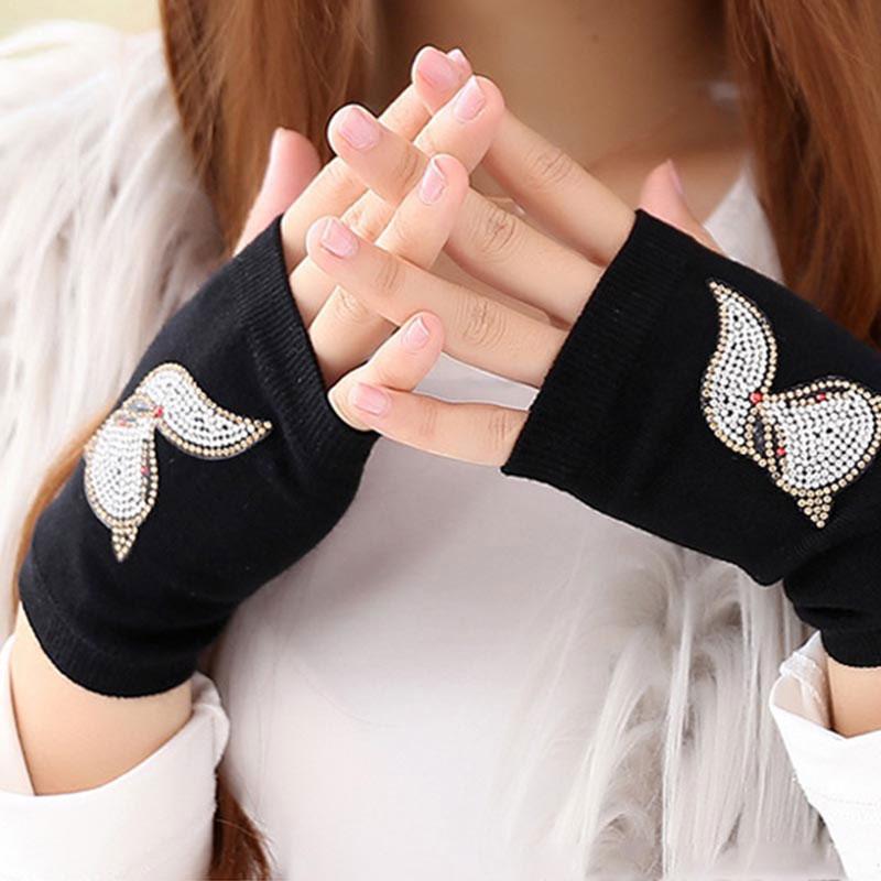 Hot Sale Stylish Women Spring And Autumn Black Half-Finger Gloves Warm Knitted Sailor Dance Gloves Fingerless Rivet
Hot Sale Stylish Women Spring And Autumn Black Half-Finger Gloves Warm Knitted Sailor Dance Gloves Fingerless Rivet