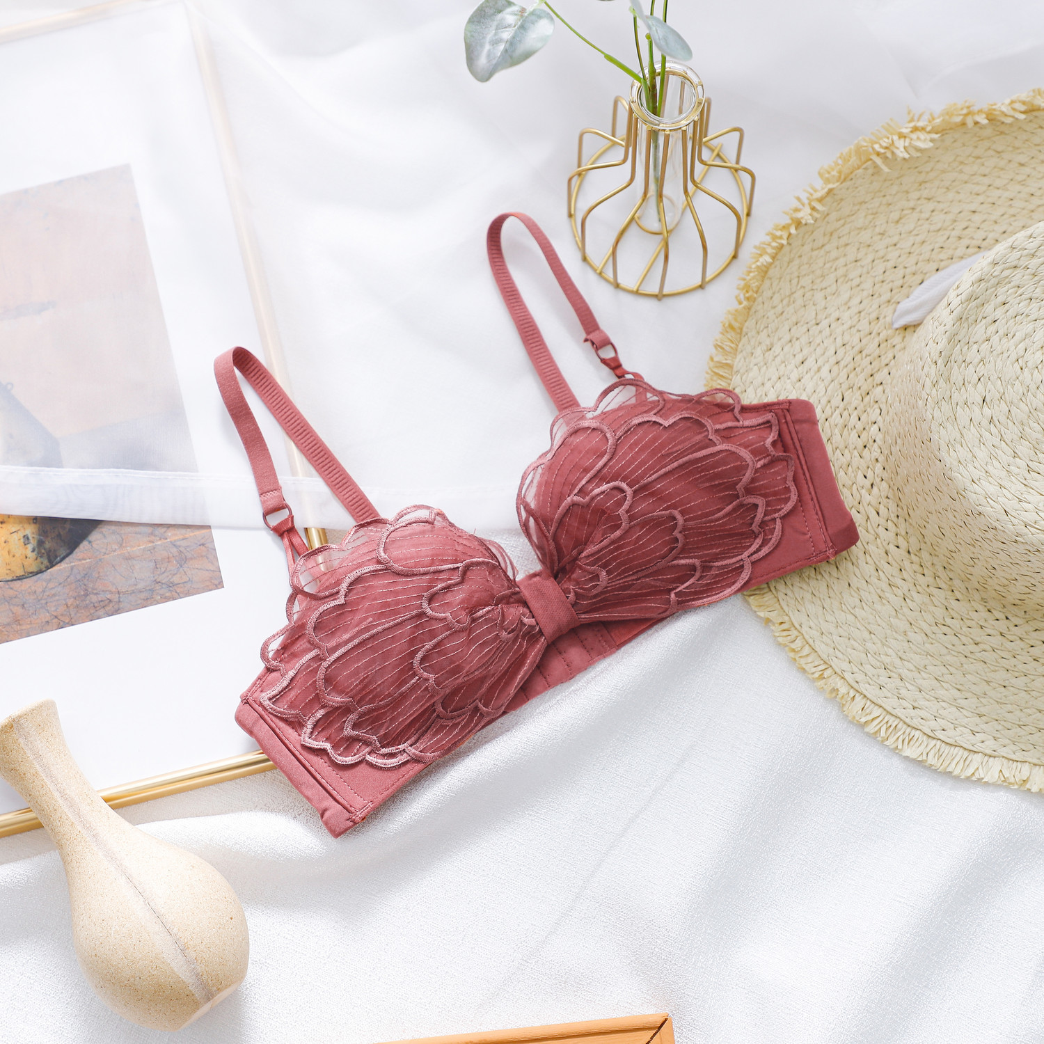 TERMEZY New Fashion Sexy Lingerie set lace wing Bra set Women's push up Lace Underwear personality Bra And Panty Set Brassiere T200602