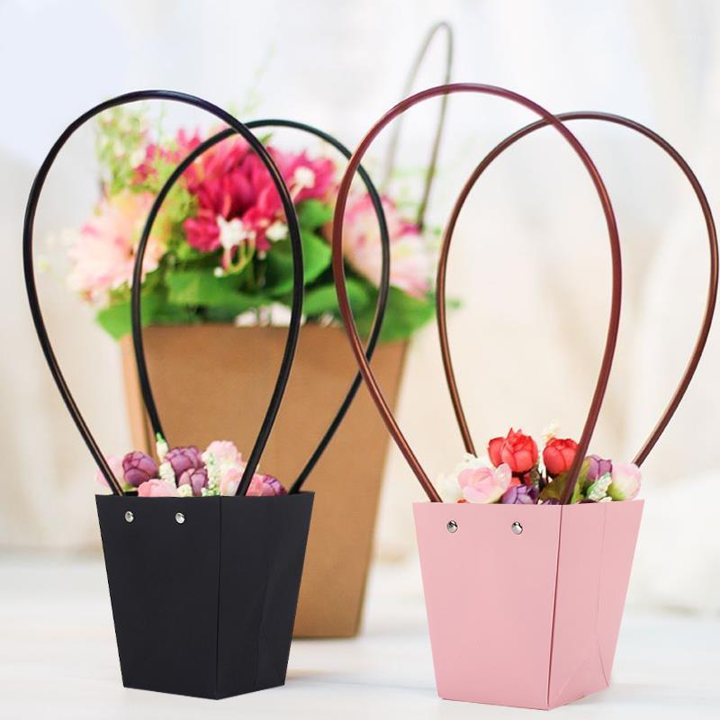 Paper Beautiful Fashion Handy Flower Bag Handy GIft Bag Box Bunga Livingroom Candy Florist Festival Rose1
Paper Beautiful Fashion Handy Flower Bag Handy GIft Bag Box Bunga Livingroom Candy Florist Festival Rose1