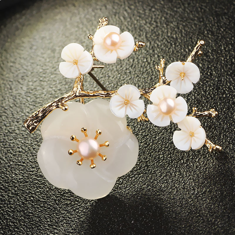 FARLENA Natural Crystal stone Plum blossom Corsage hijab pins Elegant Freshwater Pearl Brooches for Women Clothing Accessories 201009