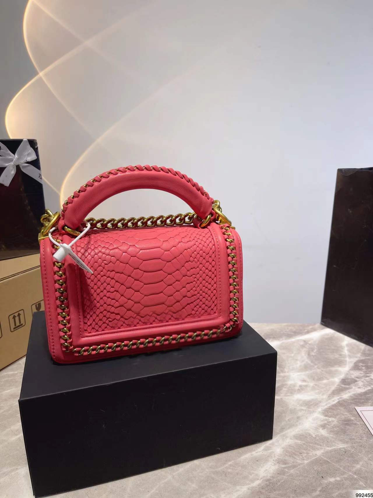 Designer Women channel bag 8 colors Handle Luxury Brand Shoulder Bags HandBags Tote Real Leather Lady Plaid Purses mini bag HandBag
Designer Women channel bag 8 colors Handle Luxury Brand Shoulder Bags HandBags Tote Real Leather Lady Plaid Purses mini bag HandBag