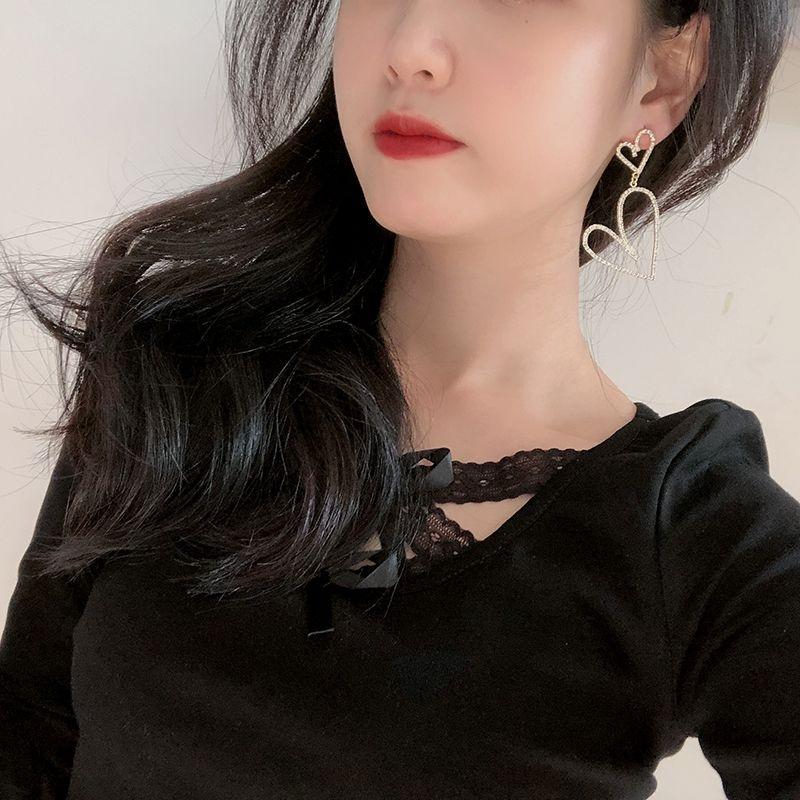 MESTILO Korean Silver Color Geometric Hollow Big Small Love Heart Shape Rhinestone Long Drop Earrings Classic Fashion Girl Gift
MESTILO Korean Silver Color Geometric Hollow Big Small Love Heart Shape Rhinestone Long Drop Earrings Classic Fashion Girl Gift