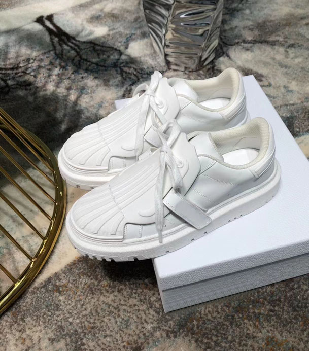 New top designer shoes! Fashionable white shell sports leather climbing shoes women's shoes classic casual thick soled women's shoes 35-40
New top designer shoes! Fashionable white shell sports leather climbing shoes women's shoes classic casual thick soled women's shoes 35-40