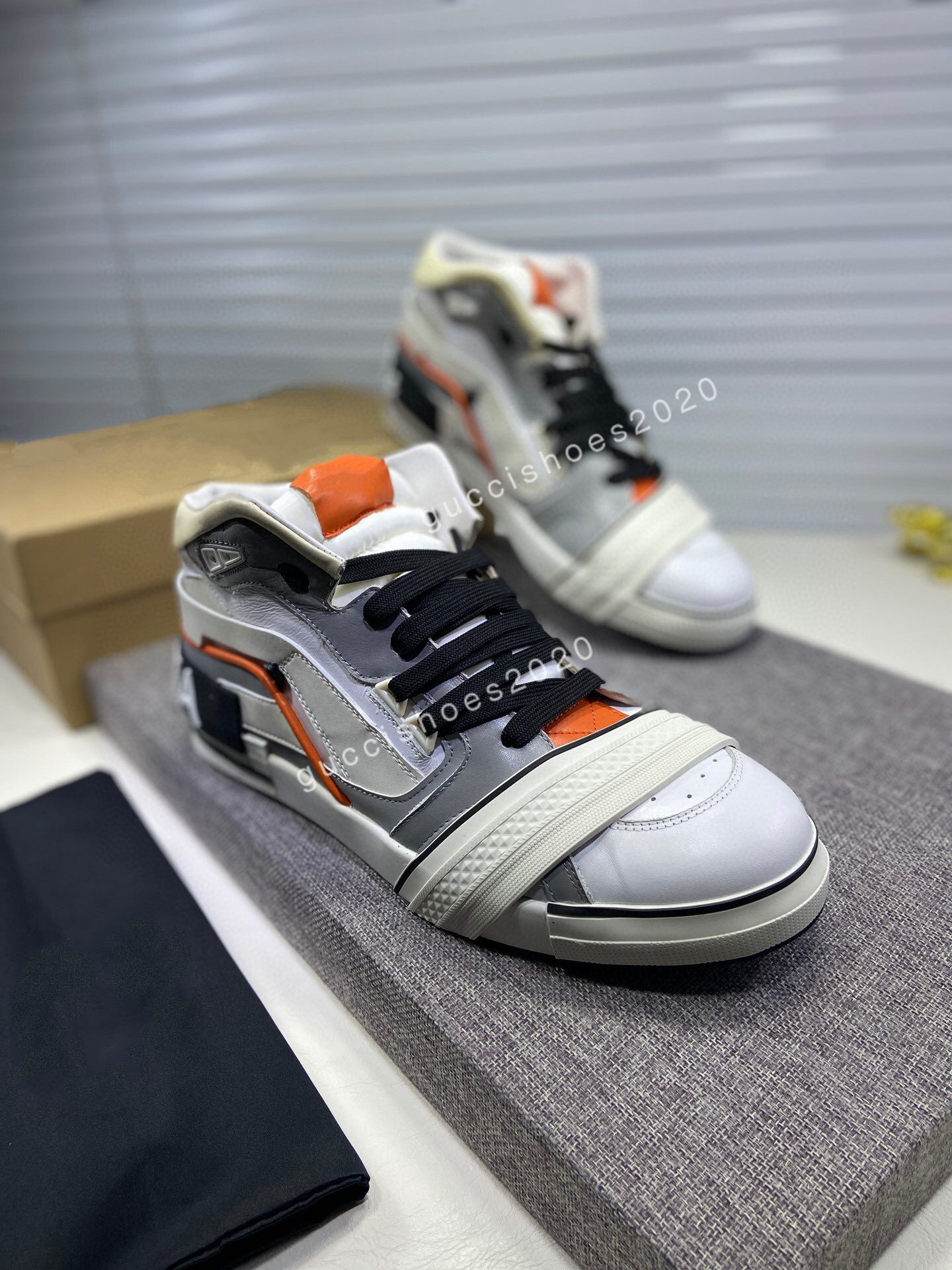 2022 Luxurys Designer Print Canvas Man Casual shoes Fashion Low-top Lace Up White Grey Mens Sneaker Design Bee Classic Trainers Top Quality size38-46, 01
2022 Luxurys Designer Print Canvas Man Casual shoes Fashion Low-top Lace Up White Grey Mens Sneaker Design Bee Classic Trainers Top Quality size38-46, 01