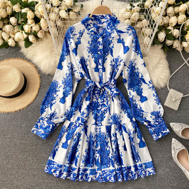 2021 New Singiny feminine court wind imprint retro gola puff manga button autumn line streetwear short dress SYT2, Blue
2021 New Singiny feminine court wind imprint retro gola puff manga button autumn line streetwear short dress SYT2, Blue