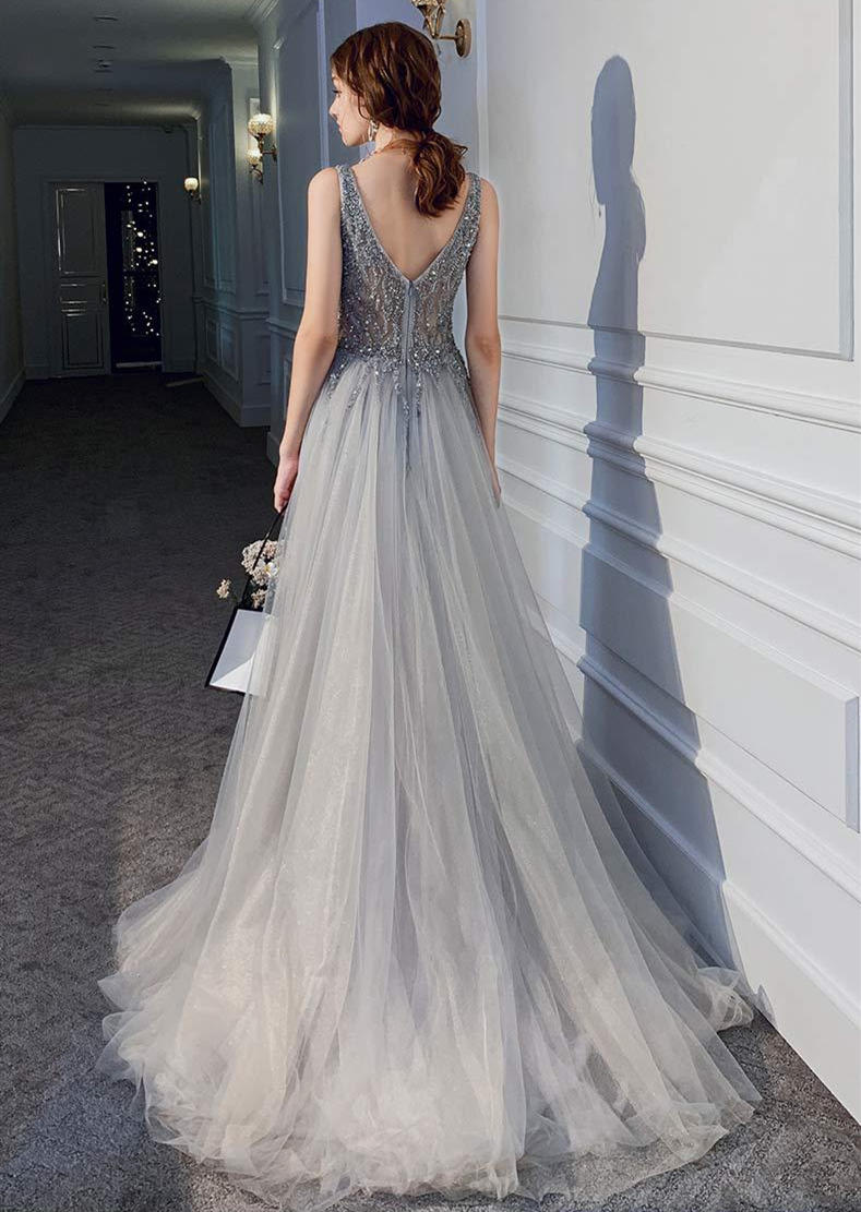 Sparkly Silver Grey Prom Dresses V-Neck Sexy Side Slit Open Back Sequins Beads Long Tulle Special Occasion Dress Sleeveless Evening Gowns