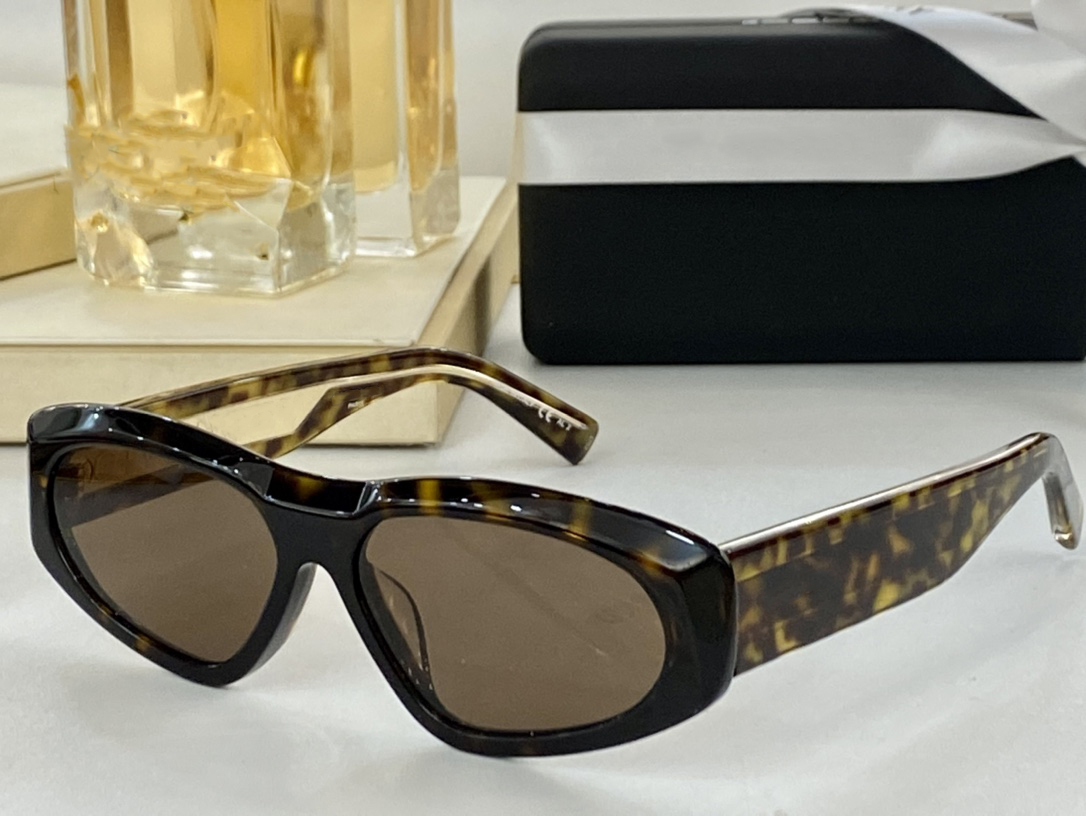 Sunglasses For Unisex Summer 7154 Cat Eye Style Anti-Ultraviolet Retro Plate Plank Frame Eyeglasses Random Box
Sunglasses For Unisex Summer 7154 Cat Eye Style Anti-Ultraviolet Retro Plate Plank Frame Eyeglasses Random Box