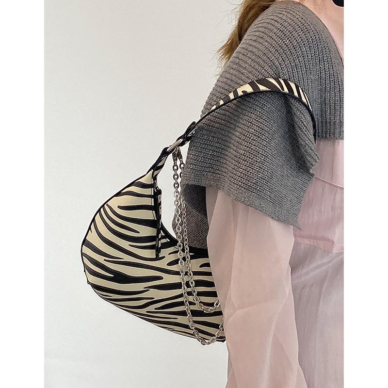 2020 Retro Zebra Pattern Armpit Bag French Shoulder Bag Portable Ladies Fashion Casual Women Purse and Handbags Sac A Main
2020 Retro Zebra Pattern Armpit Bag French Shoulder Bag Portable Ladies Fashion Casual Women Purse and Handbags Sac A Main