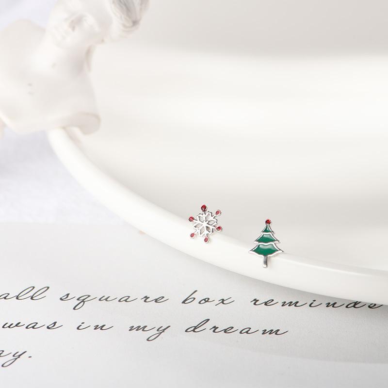 Snowflake Christmas Tree Women's Earrings Ornament Christmas Gift Ladies Cute Stud Earrings Women Jewelry
Snowflake Christmas Tree Women's Earrings Ornament Christmas Gift Ladies Cute Stud Earrings Women Jewelry