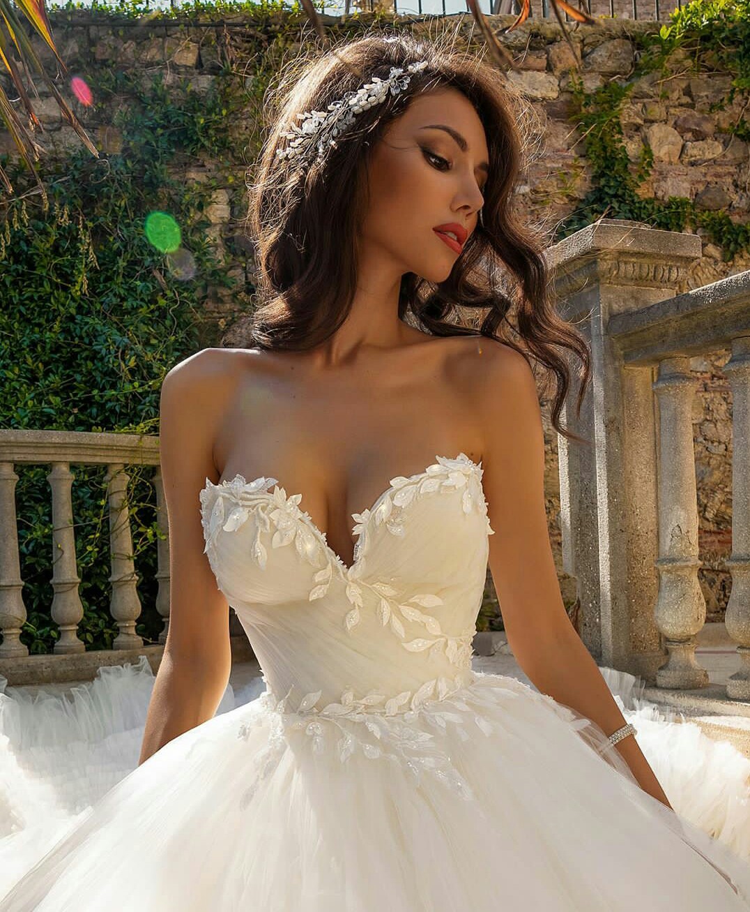 tiered skirts ball gown wedding dresses sweetheart neck ruffles appliques bridal gowns puffy wedding robes de marie