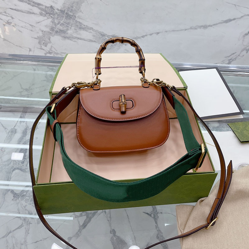 Luxury Designer Womens Bags Handbags Crossbody Shoulder Removable Adjustable Double Strap Purse Top Handle Totes Slub Button Solid Color Outdoor Sacoche 22cm, Box
Luxury Designer Womens Bags Handbags Crossbody Shoulder Removable Adjustable Double Strap Purse Top Handle Totes Slub Button Solid Color Outdoor Sacoche 22cm, Box